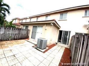 Building Photo - 7692 N Southwood Cir