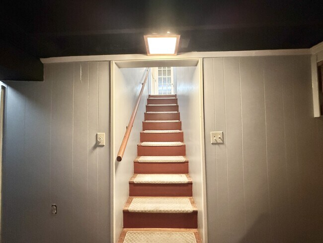 Building Photo - 102 Blueridge Pl