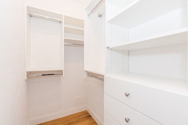 Building Photo - 275 Old Colony Ave