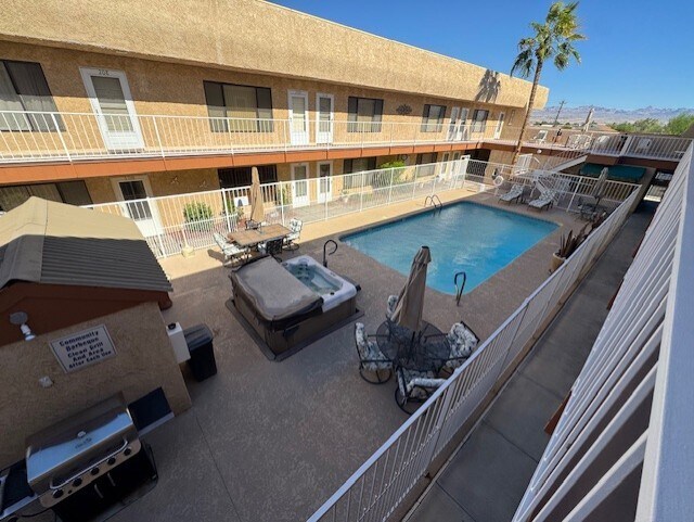 Building Photo - 454 Riverfront Dr