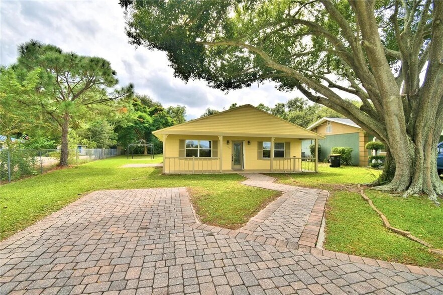 Building Photo - 3960 Avenue U NW