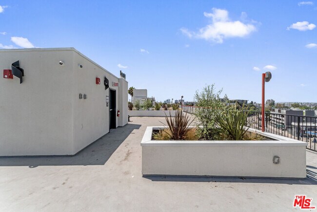 Building Photo - 3105 Bellevue Ave