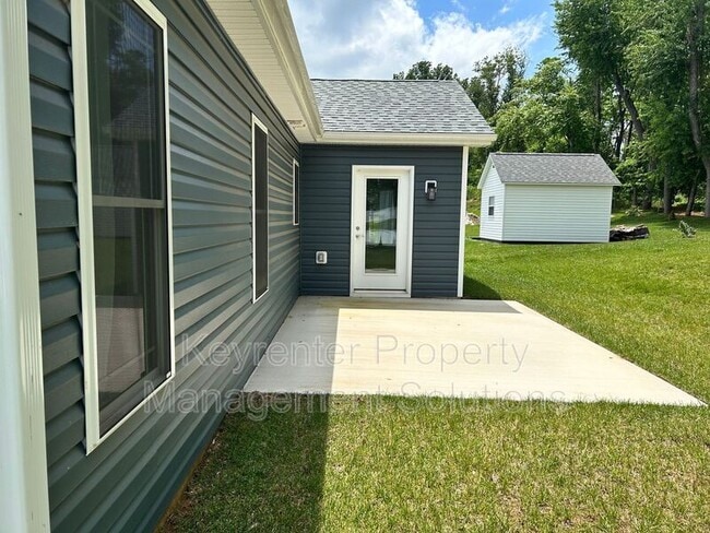 Building Photo - 185 Lindburgh Dr