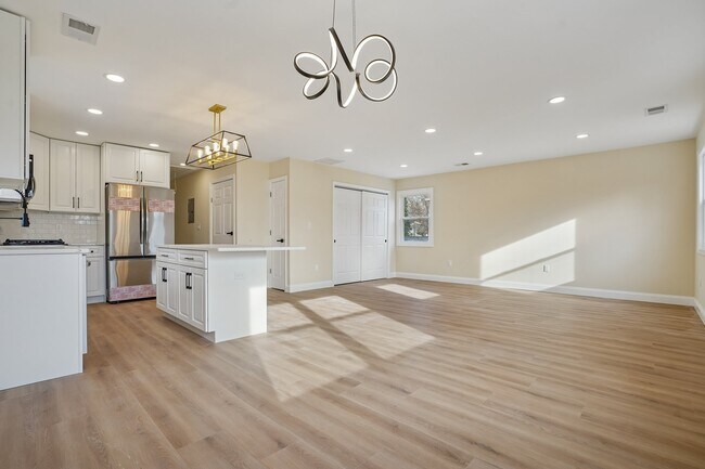 Building Photo - 11 Washington Ave