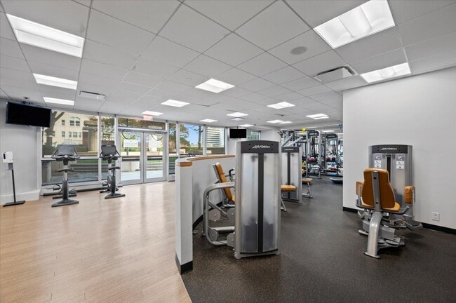 Building Photo - 127 Greyrock Pl