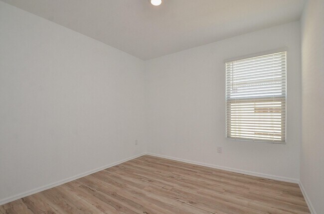 Building Photo - 18119 Rockvine Dr
