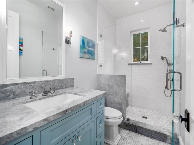 Building Photo - 3403 Laurel Ave