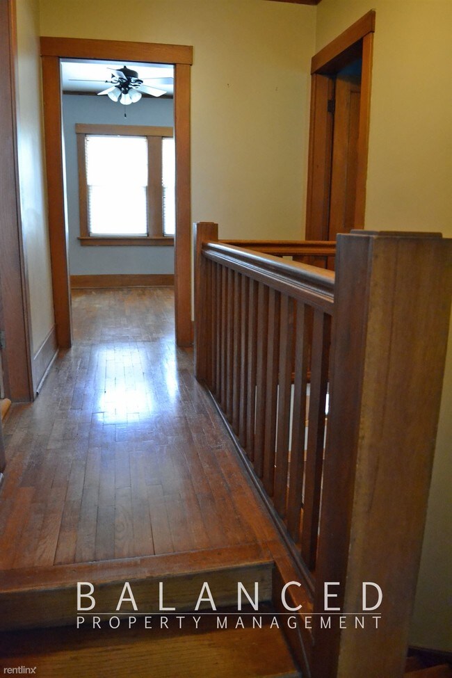 Building Photo - 2 br, 1.5 bath House - 1155 SW College Ave