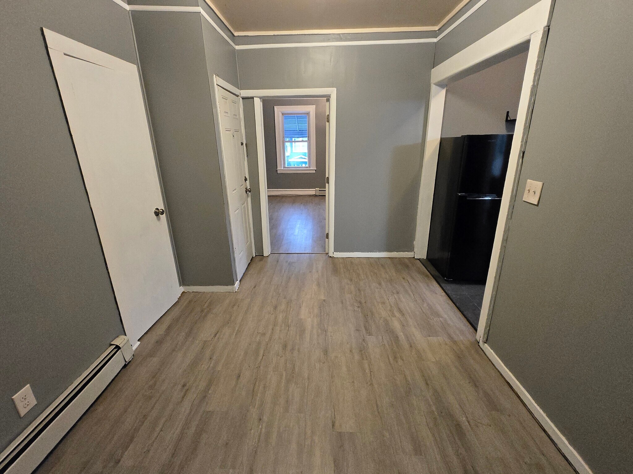 Building Photo - 8 Farley Ave