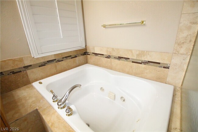 Building Photo - 1520 Vía Cassia