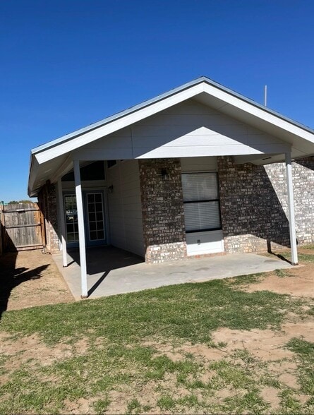 Building Photo - 4724 Loma de Cobre Dr