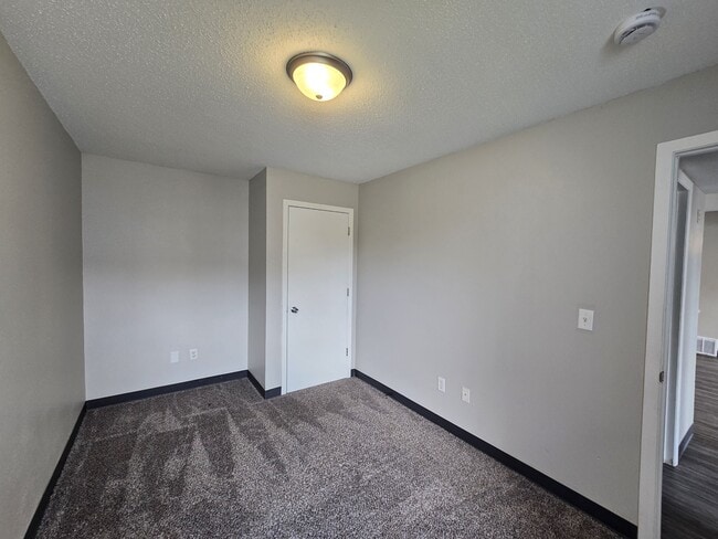 Building Photo - 60 Miller Ave SW