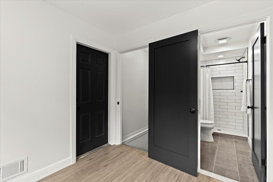 Building Photo - 40526 Woodside Dr