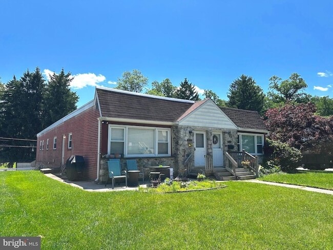 Building Photo - 176 Juniper Rd