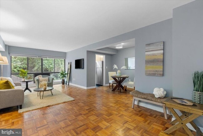 Primary Photo - 3901 Tunlaw Rd NW
