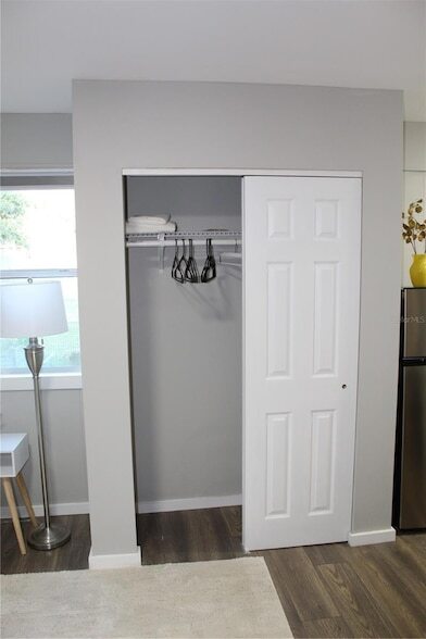 Building Photo - 6027 1st Ave S