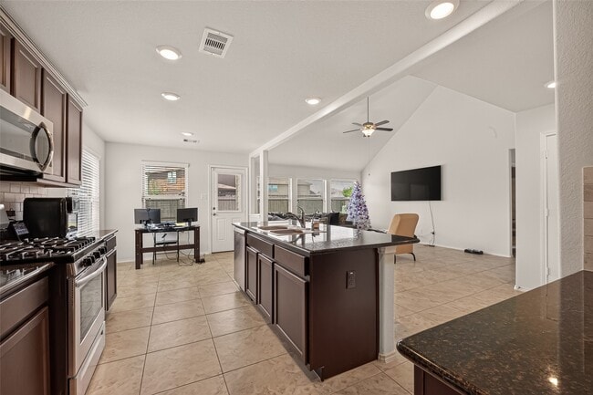 Building Photo - 322 Marble Springs Ln
