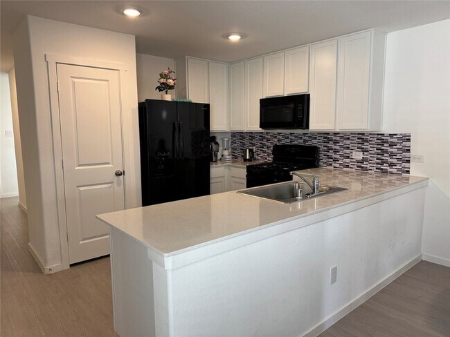 Building Photo - 3057 Ashbrook Ln
