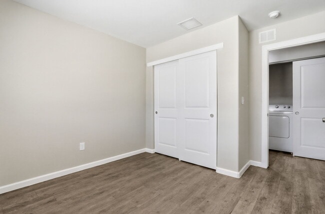Building Photo - 8761 Lawson -