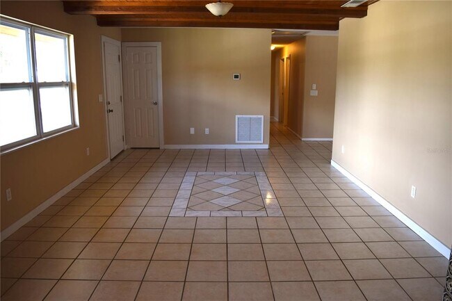 Building Photo - 2753 Foxdale Dr