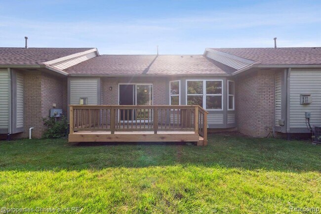 Building Photo - 22837 Woodcreek Dr