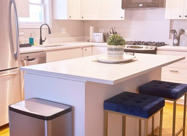 Kitchen island - 3759 N Clifton Ave