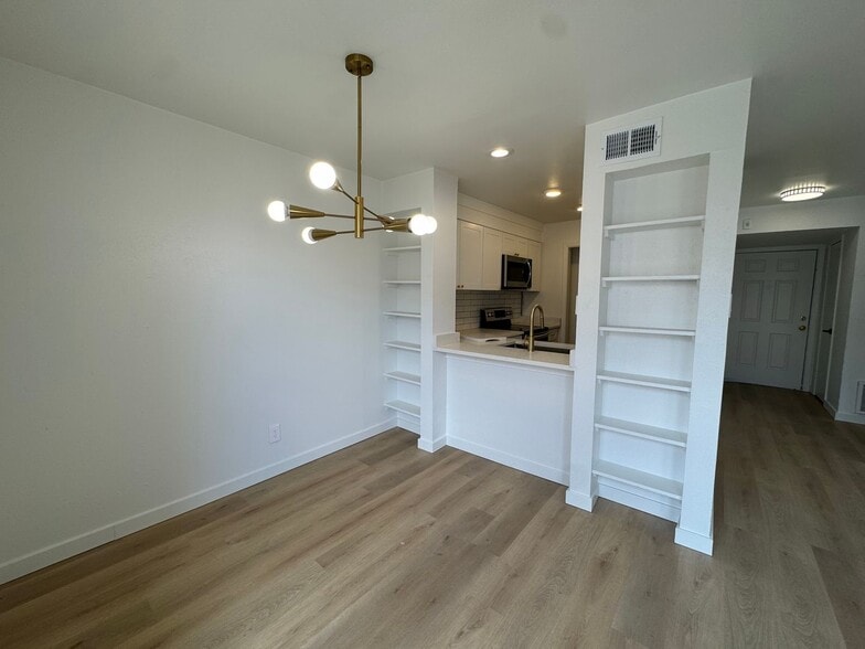 Building Photo - 5510 Boca Raton Blvd