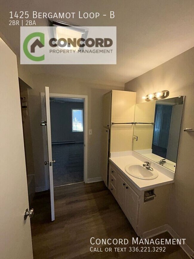 Building Photo - 1425 Bergamot Loop