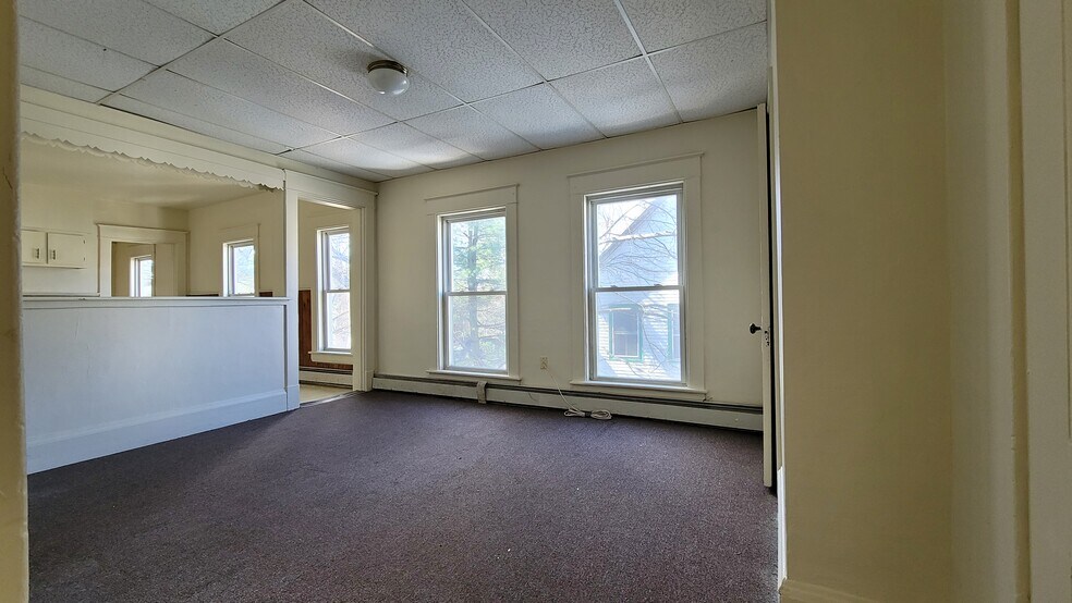 Building Photo - 31 Shaw St