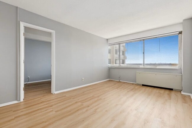 Building Photo - 5500 Friendship Blvd