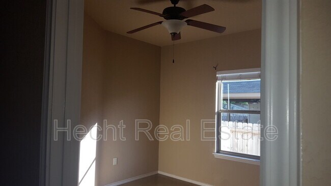 Building Photo - 1031 Carolyn Cove