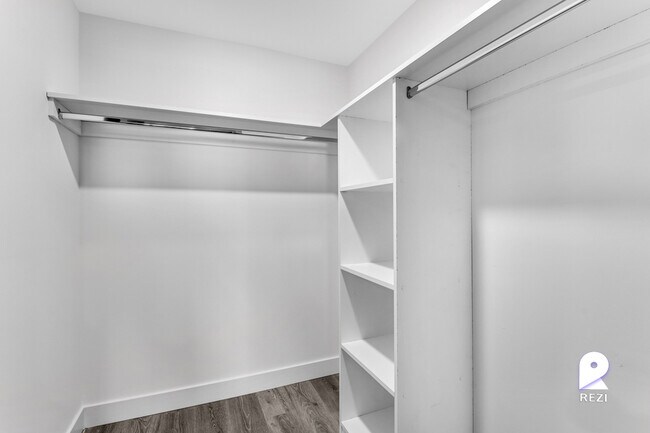 Building Photo - 7040 Woodman Ave