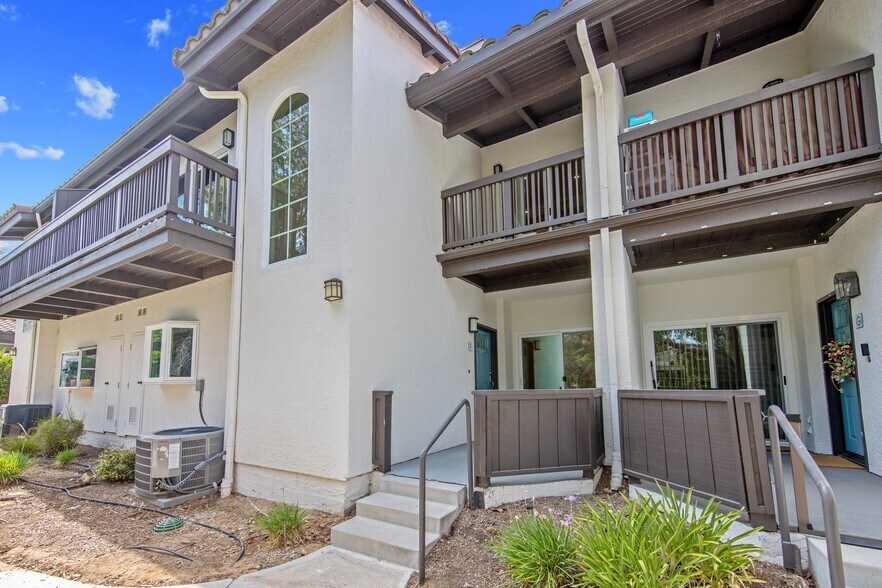 Building Photo - 5530 Spanish Oak Ln