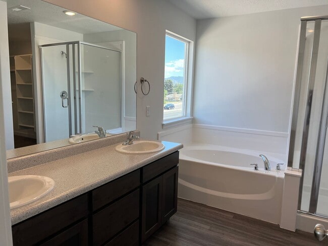 Building Photo - TOWNHOUSE IN TAYLORSVILLE