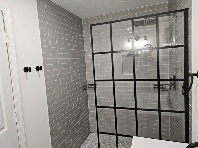 Building Photo - 6446 Brookside Dr