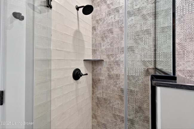 Building Photo - 1529 W Market St