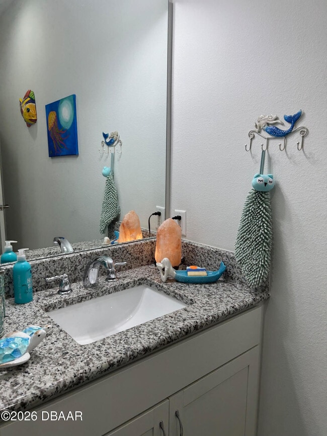 Building Photo - 402 Tiki Ter