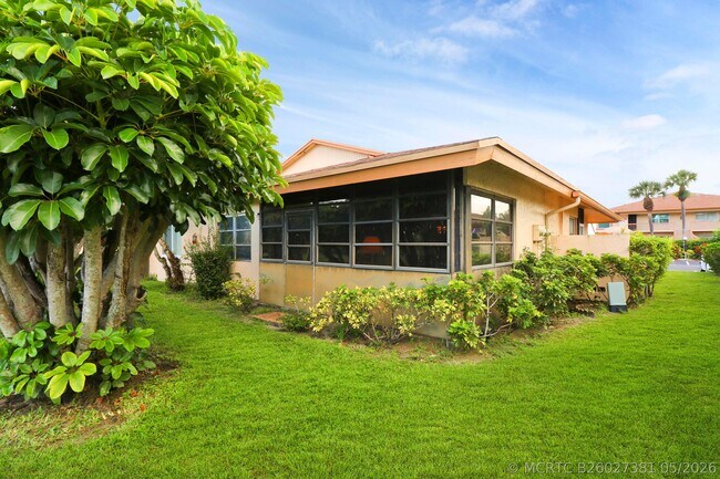 Building Photo - 13759 Date Palm Ct