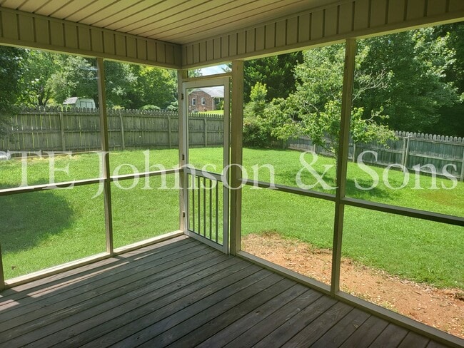 Building Photo - Charming 3BR Home with Bonus Room, Screened Deck & Two-Car Garage