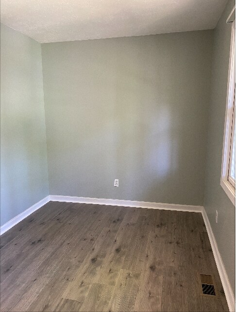 Building Photo - 3 Bedroom 2 Bathroom one level home.