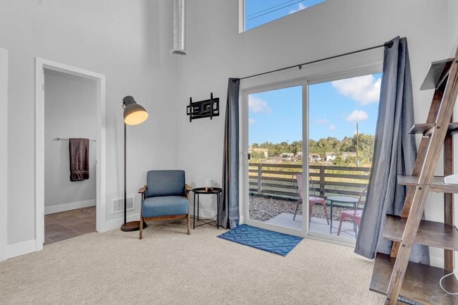 Building Photo - Stunning 3-bedroom, 4-bathroom townhouse!