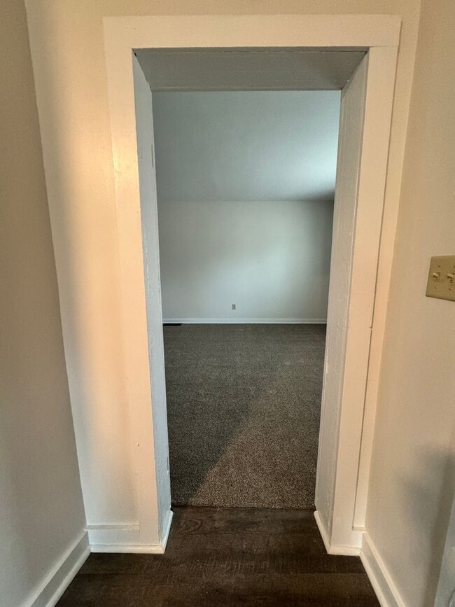 Building Photo - 701 Roosevelt Ave