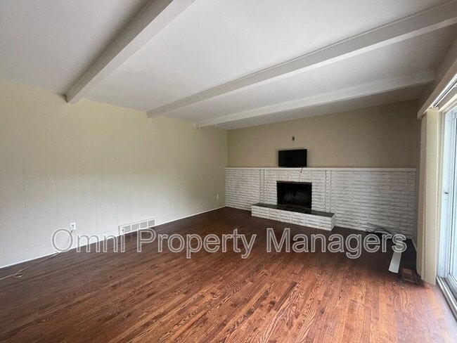 Building Photo - 31245 Bretz Dr