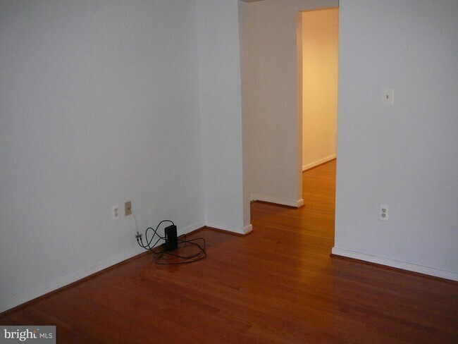 Building Photo - 231 Vine Pl