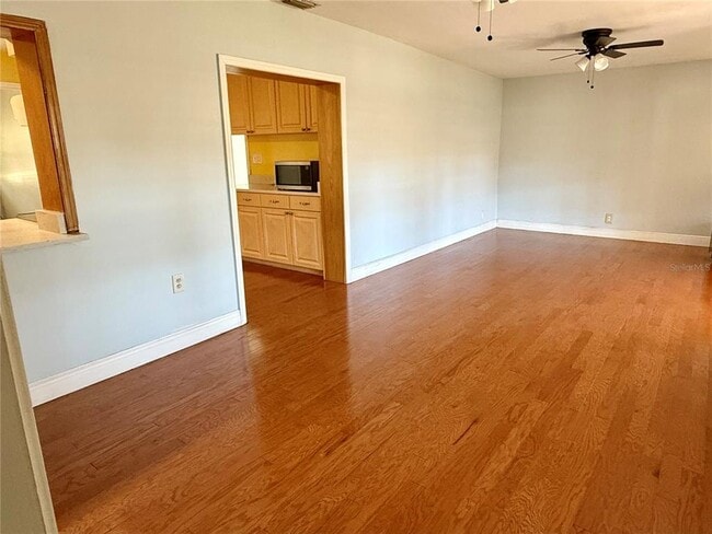 Building Photo - 4313 S Hubert Ave