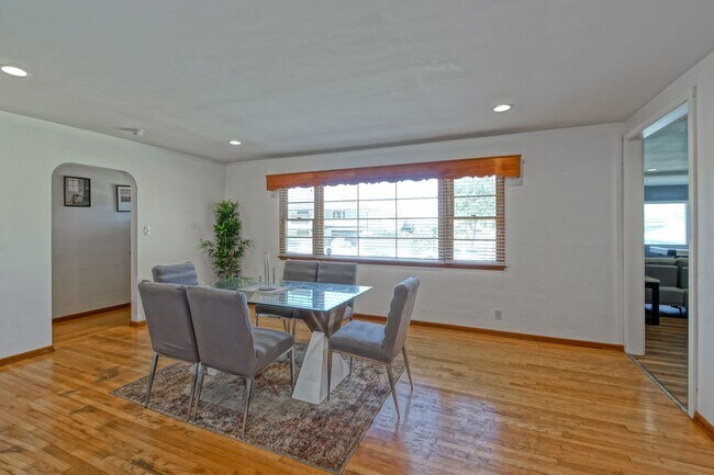 Building Photo - 2338 W 239th St