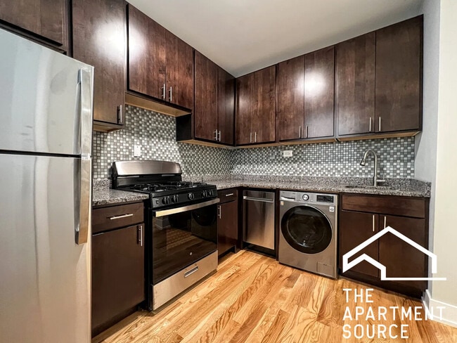 Building Photo - 4410 N Wolcott Ave