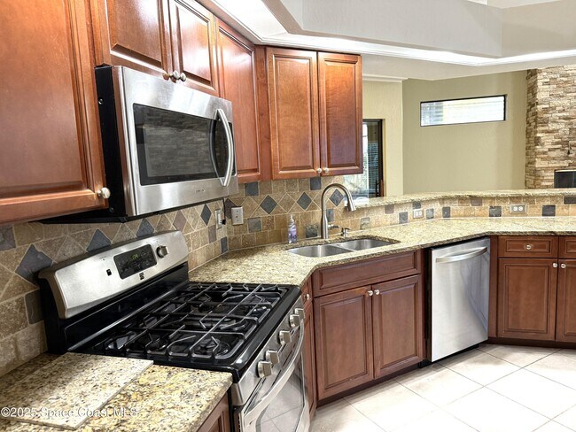 Building Photo - 108 Windward Way