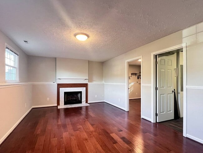 Building Photo - 109 Carmel Woods Ct