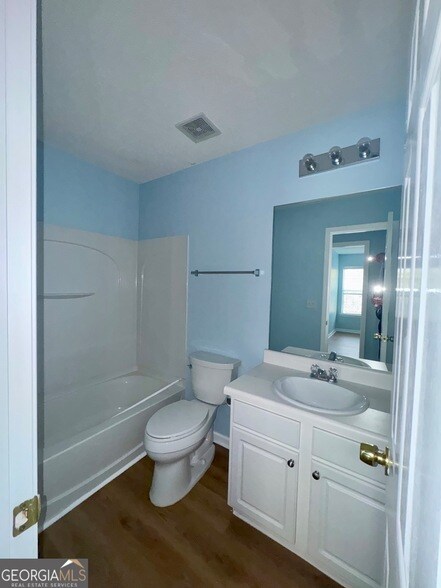 Building Photo - 3871 Pleasant Oaks Dr